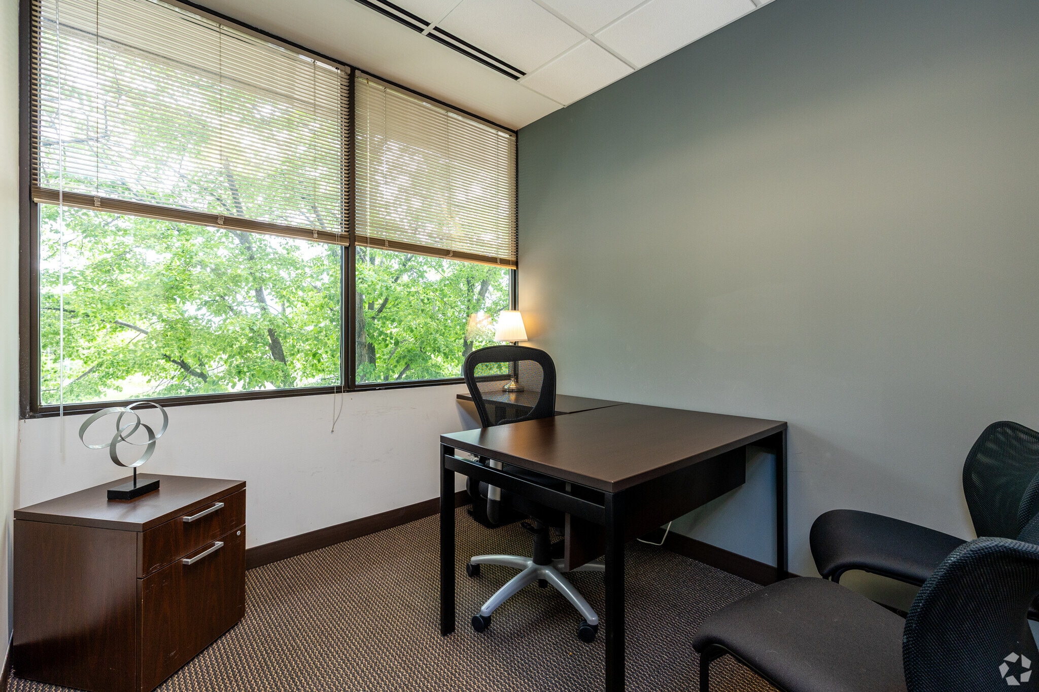 800 E 101st Ter, Kansas City, MO for lease Interior Photo- Image 1 of 3