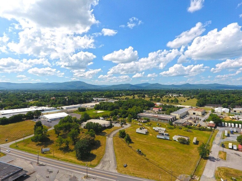 3321 Shenandoah Ave NW, Roanoke, VA for sale - Building Photo - Image 3 of 6