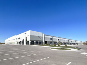 7001 Premier Pky, Saint Peters, MO for lease Building Photo- Image 1 of 4