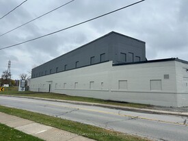 55 Oakdale Ave, St Catharines ON - Warehouse