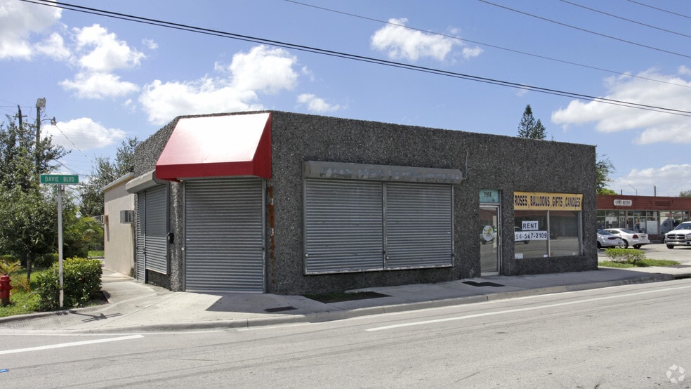 3880-3896 Davie Blvd, Fort Lauderdale, FL for lease - Primary Photo - Image 1 of 6