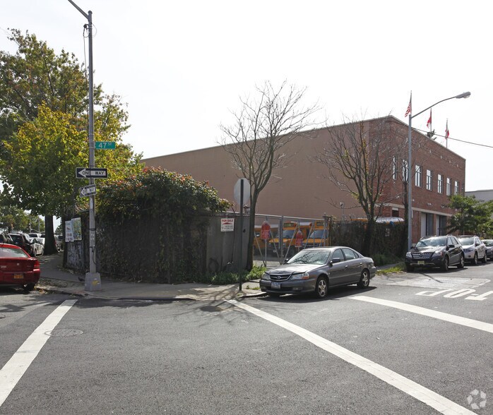 2429 47th St, Astoria, NY for sale - Primary Photo - Image 1 of 1