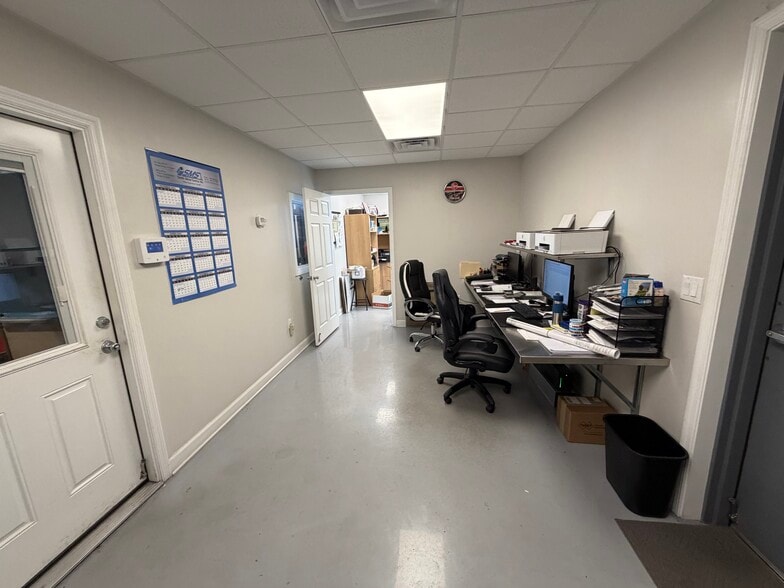 2300 Mayflower Ave, Apopka, FL for lease - Interior Photo - Image 3 of 4