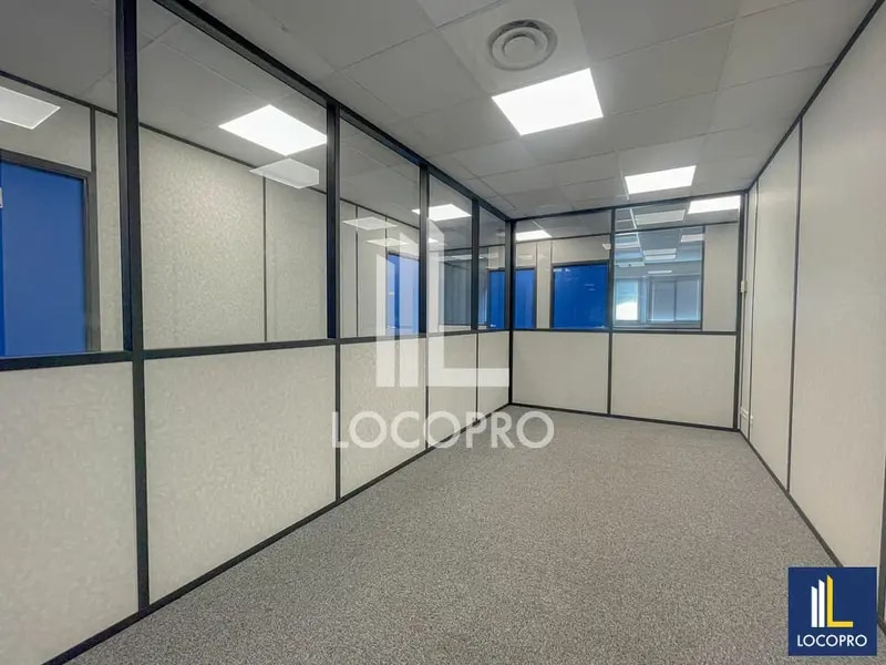 Office in Rousset for lease Interior Photo- Image 1 of 6