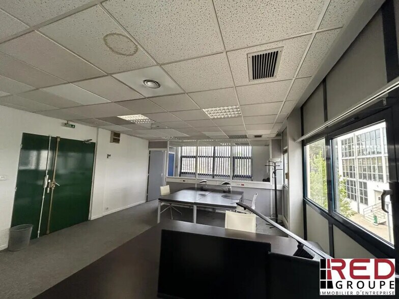 10 Rue Du Lieutenant Parayre, Aix-en-Provence for lease - Building Photo - Image 2 of 10