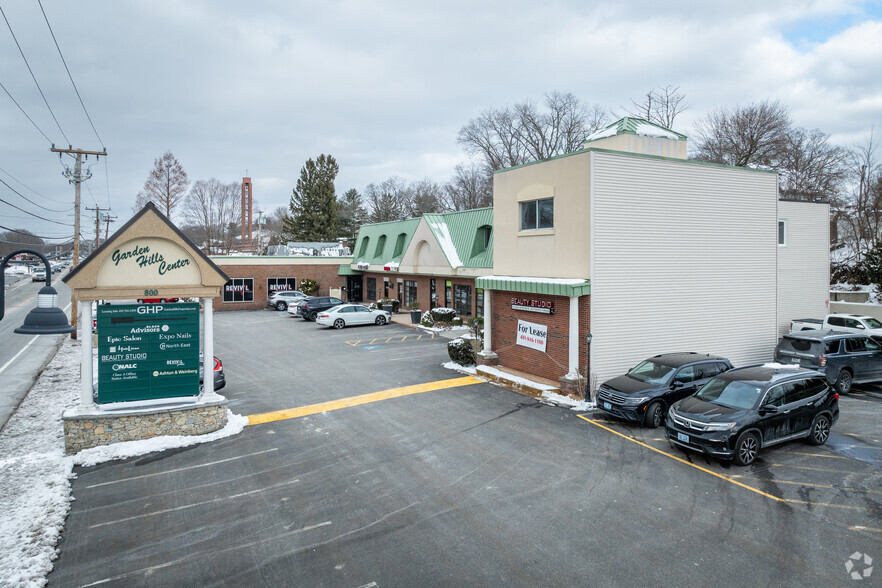 800-846 Oaklawn Ave, Cranston, RI for sale - Primary Photo - Image 1 of 1