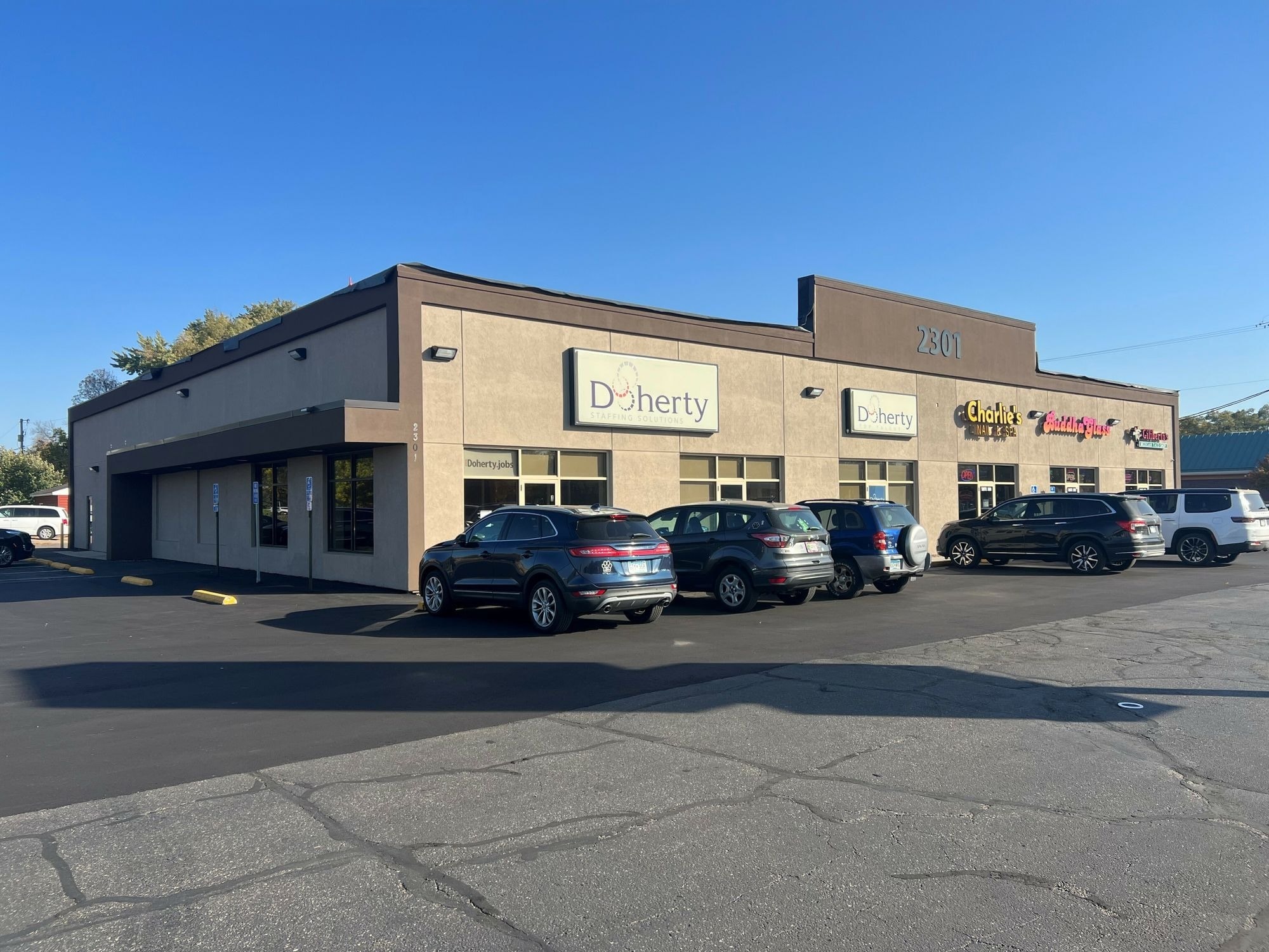 2301 W Division St, Saint Cloud, MN for lease Building Photo- Image 1 of 2