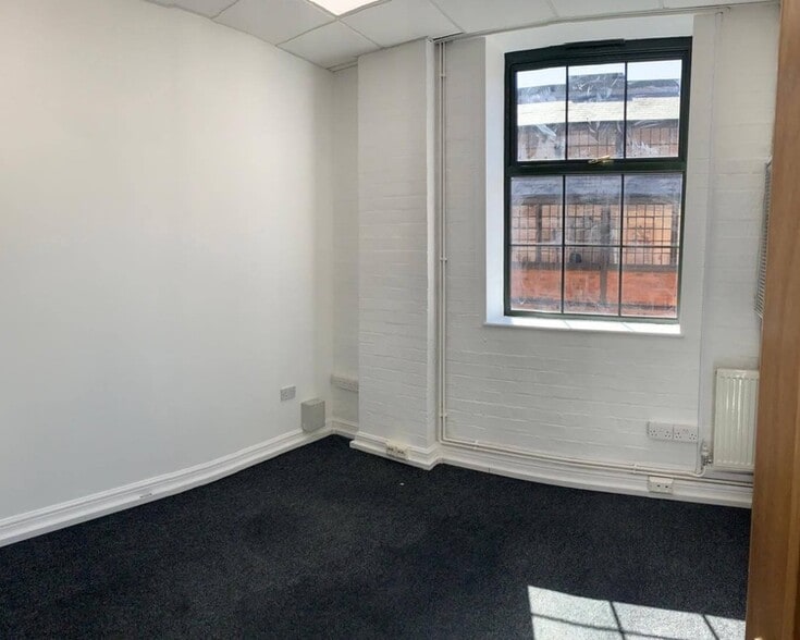 69-70 Great Hampton St, Birmingham for lease - Interior Photo - Image 3 of 6