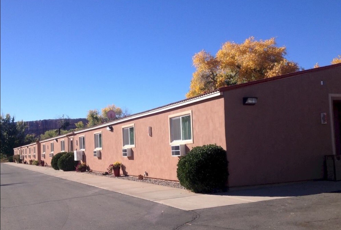 161 E Main St, Bluff, UT for sale Building Photo- Image 1 of 1