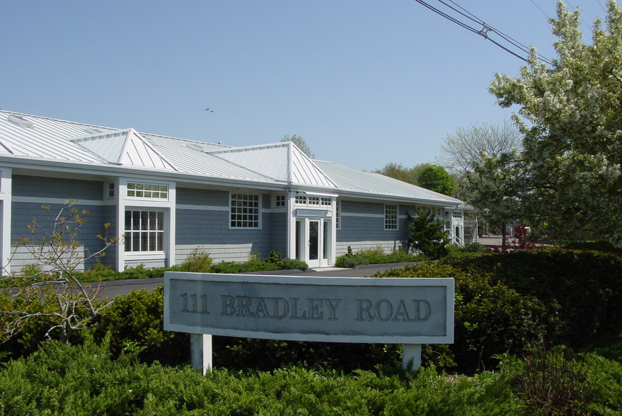 111 Bradley Rd, Madison, CT for sale - Primary Photo - Image 1 of 1