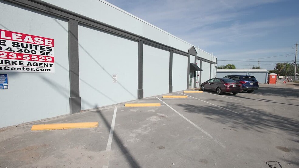 817 Manatee Ave W, Bradenton, FL for lease - Commercial Listing Video - Image 2 of 10