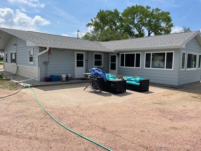 810 E US Hwy 275, Ewing, NE for sale - Building Photo - Image 3 of 42