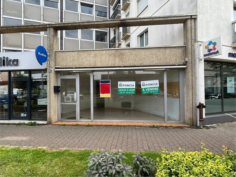 57 Rue Du Grand Faubourg, Chartres for sale - Building Photo - Image 1 of 7