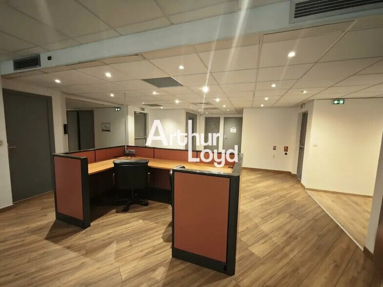 Office in Nice for lease - Interior Photo - Image 3 of 7