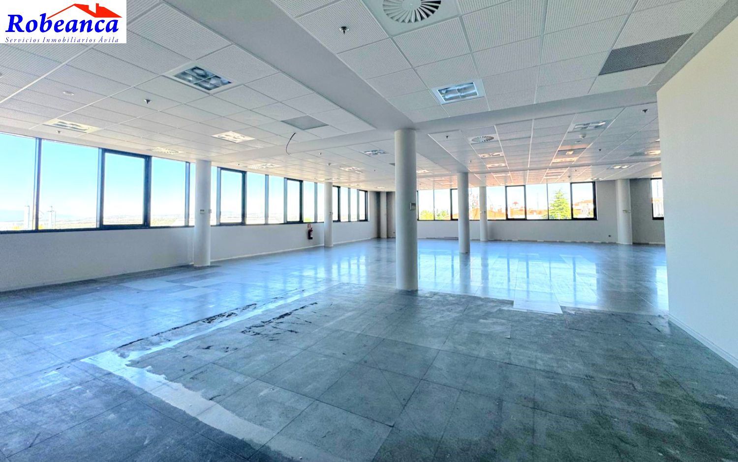 Office in Ávila, Ávila for lease Interior Photo- Image 1 of 11