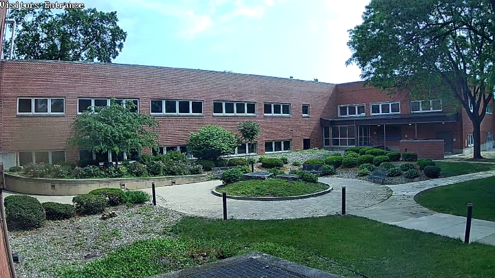 500 Economy Ct, Freeport, IL for lease - Building Photo - Image 1 of 54