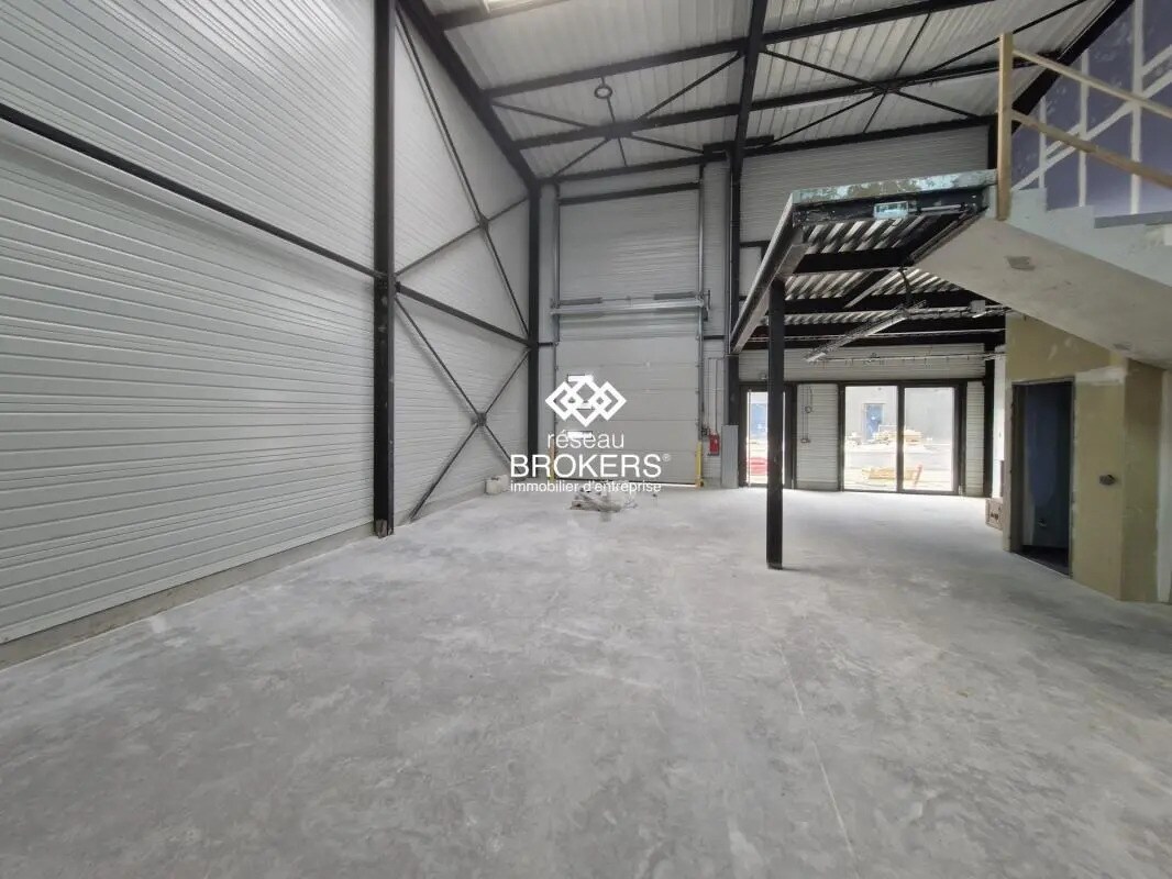 Industrial in Courtry for lease Interior Photo- Image 1 of 4