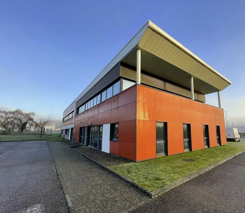 Location Bureaux 200 m² - Photo 1