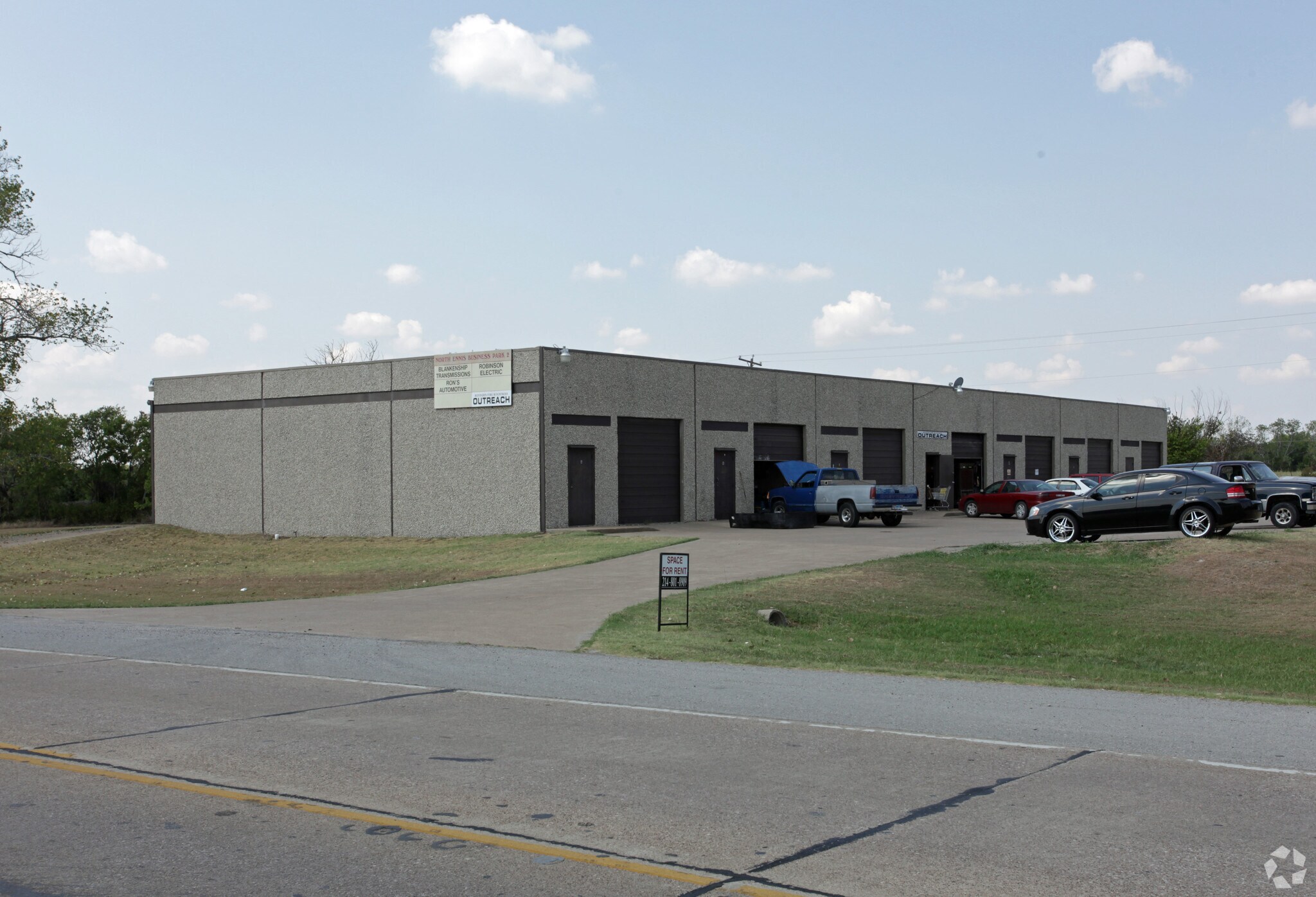 2601 N Kaufman St, Ennis, TX 75119