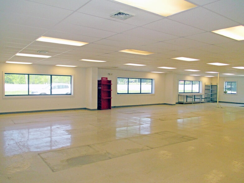 165 Industrial Dr, Dover, NH for lease - Building Photo - Image 3 of 6