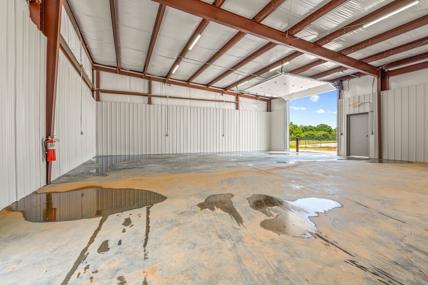 12960 Grant Place, Bentonville, AR for lease - Building Photo - Image 3 of 13