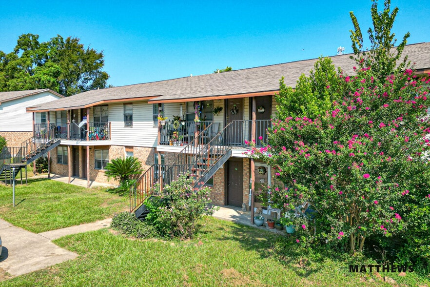 203 E Watson St, Willis, TX for sale - Building Photo - Image 3 of 5