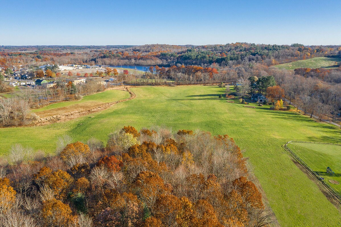 37 River Road, Topsfield, MA 01983