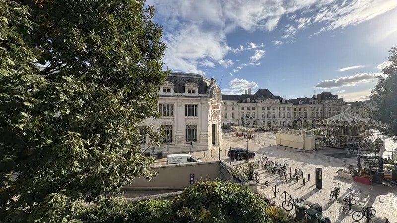 Office in Orléans for lease Building Photo- Image 1 of 7