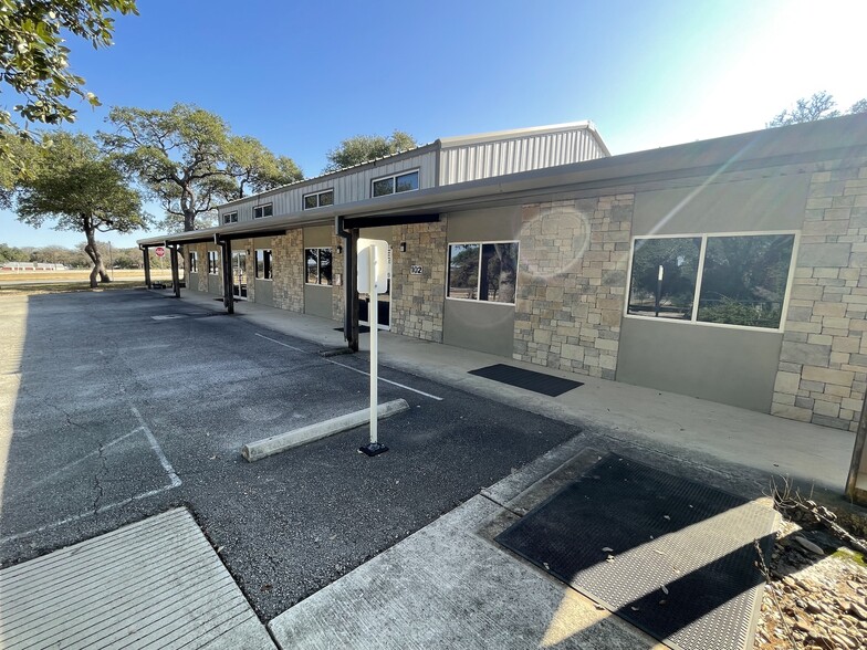 37131 I-10 W, Boerne, TX for lease - Building Photo - Image 1 of 29