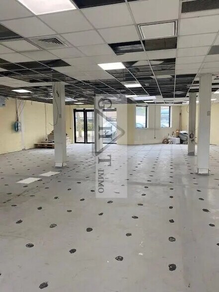 Industrial in Massy for lease - Interior Photo - Image 2 of 3