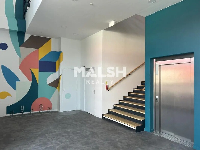 Office in Saint-Priest for lease - Building Photo - Image 3 of 13