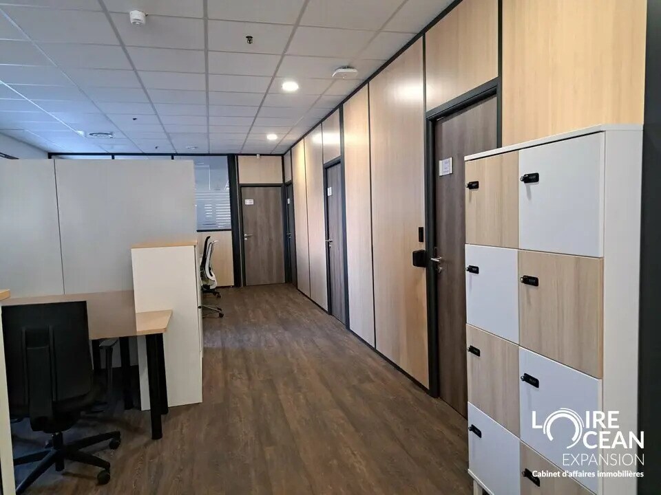Office in Angers for lease Interior Photo- Image 1 of 8
