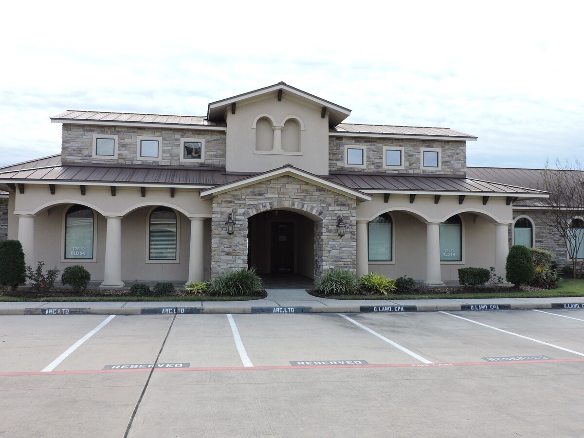 12512 Cutten Rd, Houston, TX 77066