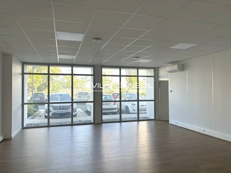 Office in Toulouse for lease - Interior Photo - Image 2 of 7