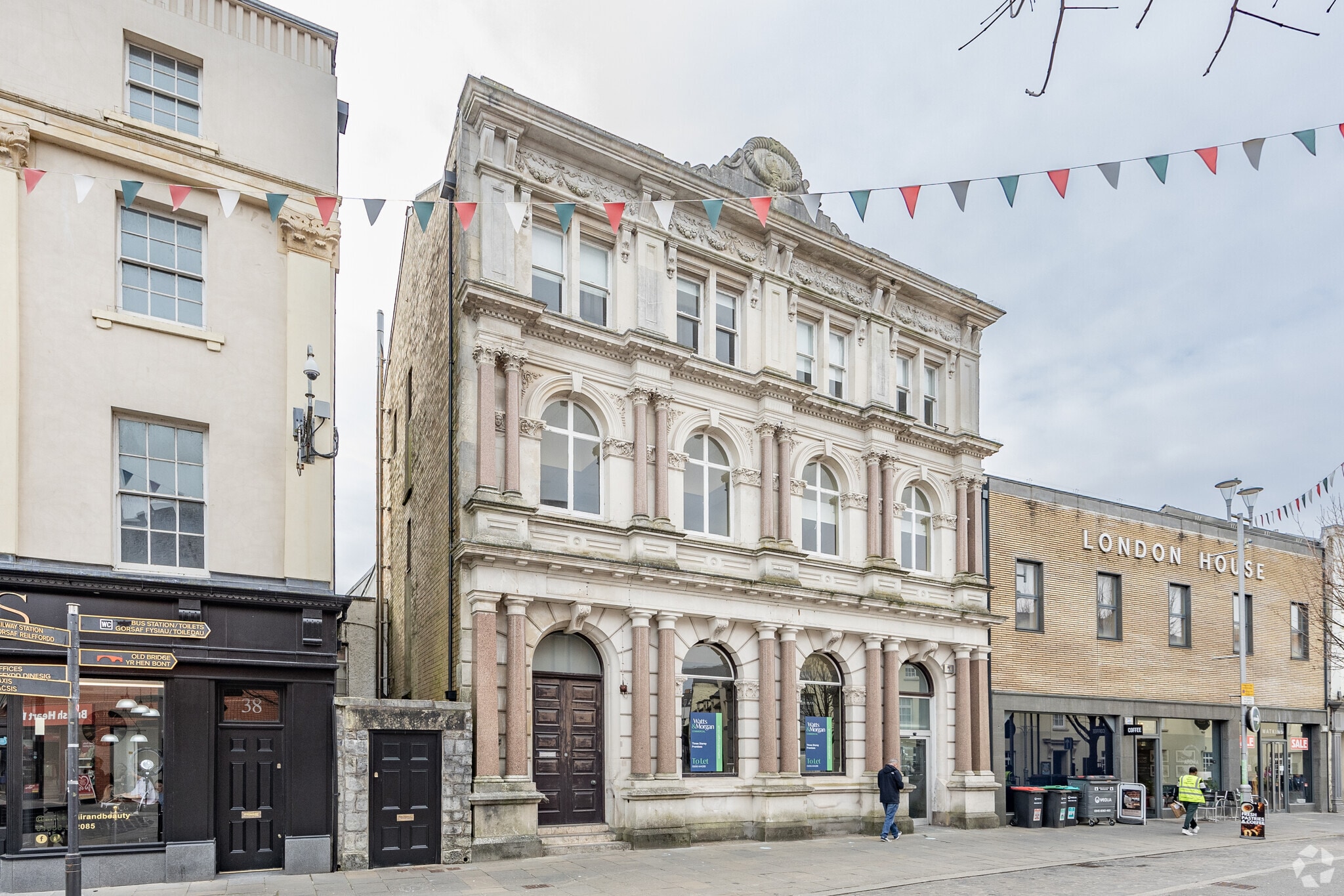 36 Dunraven Pl, Bridgend for lease Primary Photo- Image 1 of 3