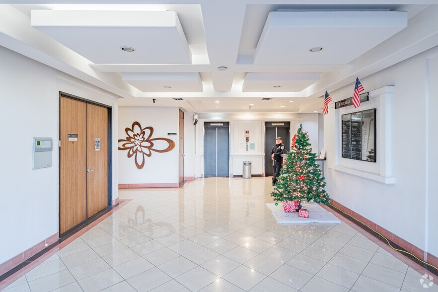 11222 S La Cienega Blvd, Inglewood, CA for lease - Interior Photo - Image 3 of 27