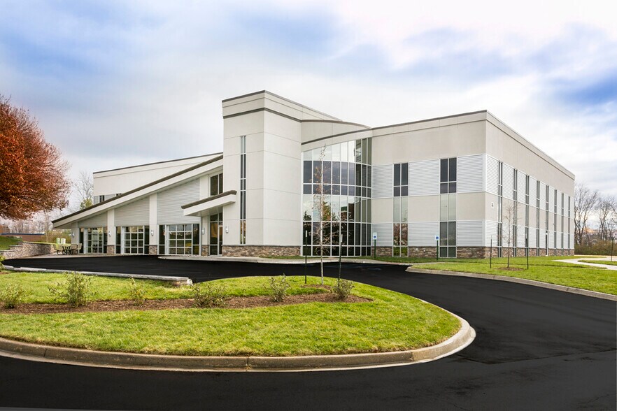 12912 Shelbyville Rd, Louisville, KY 40243