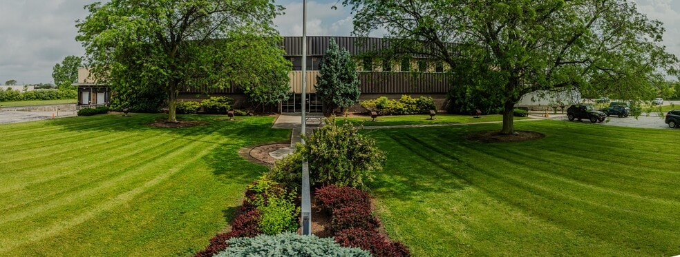 2100 Cedar St, Fremont, OH for sale - Building Photo - Image 1 of 18
