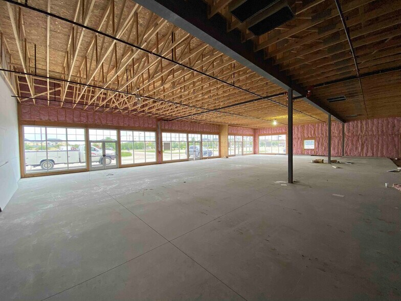 408 W Town Center Blvd, Champaign, IL for lease - Interior Photo - Image 3 of 5