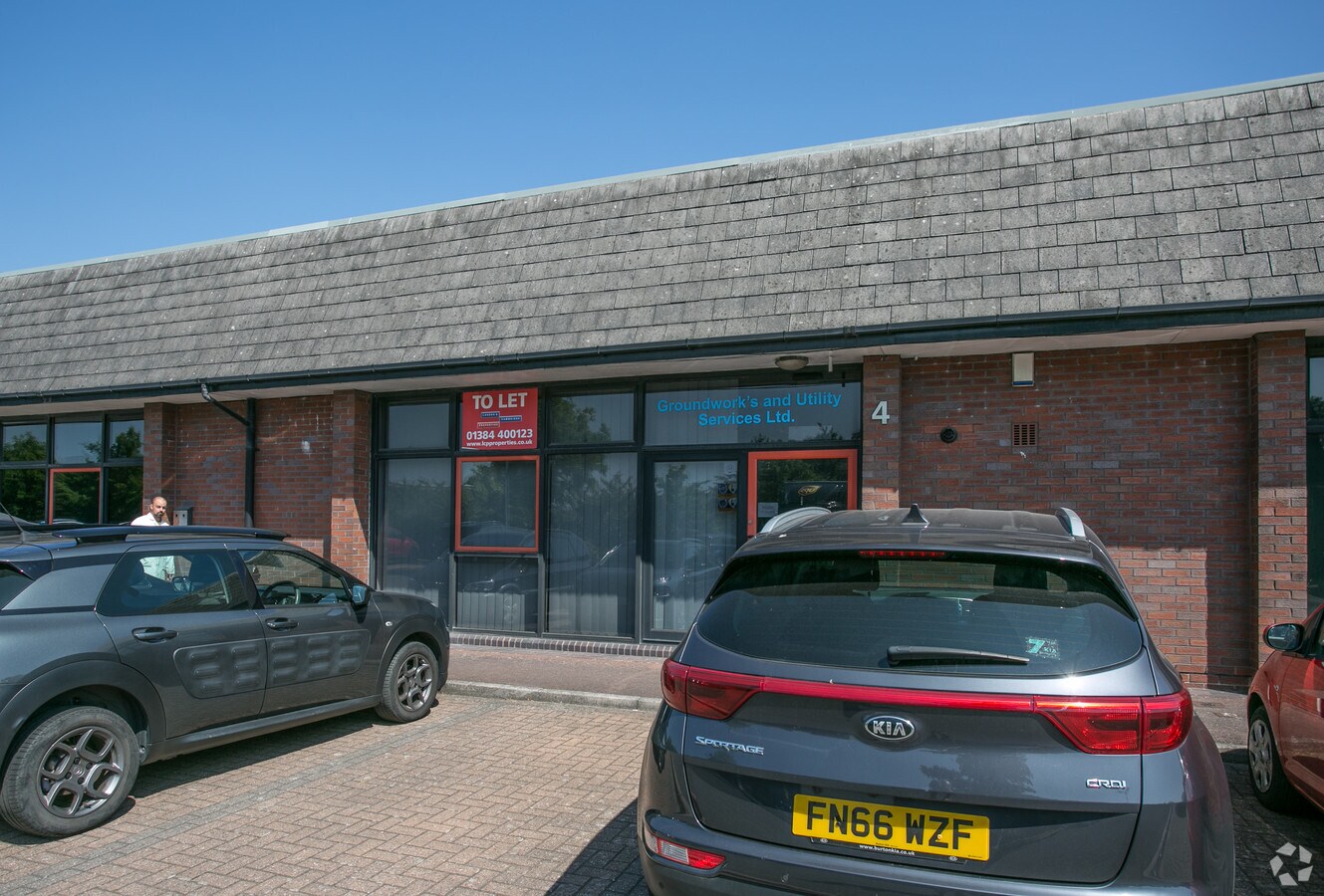 Second Ave, Kingswinford, WMD DY6 7NA