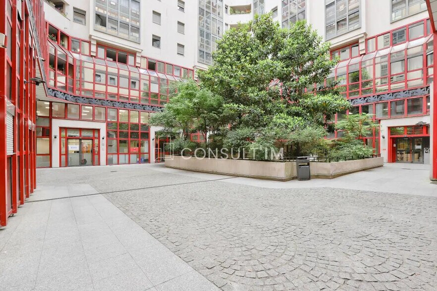 Office in Paris for lease - Building Photo - Image 1 of 8