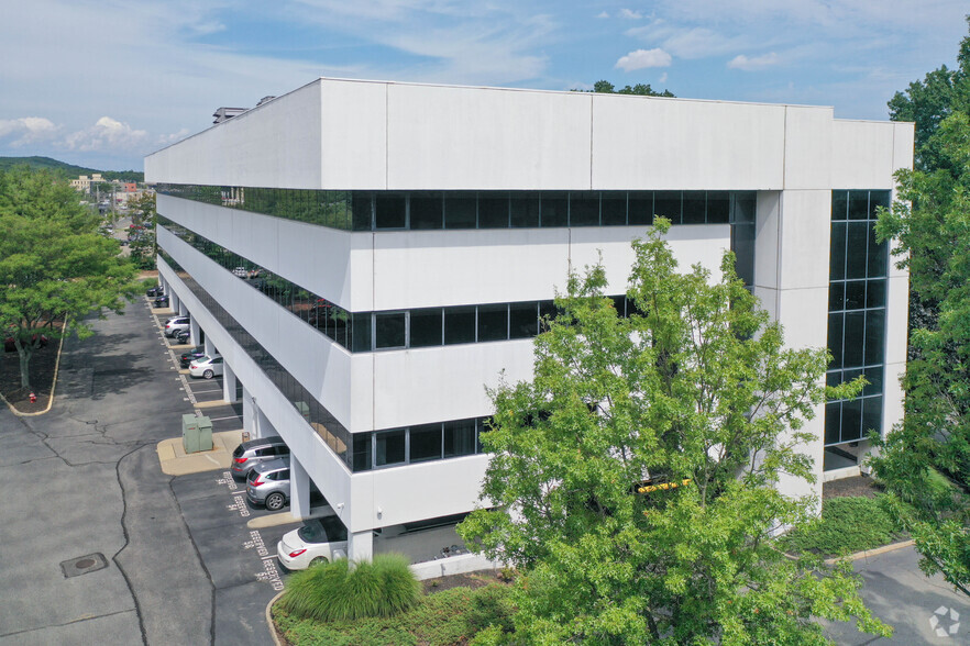 200 Broadhollow Rd, Melville, NY for lease - Building Photo - Image 3 of 5