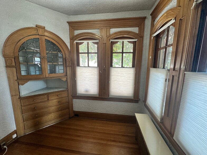 527 S Arlington Ave, Reno, NV for lease - Building Photo - Image 2 of 27