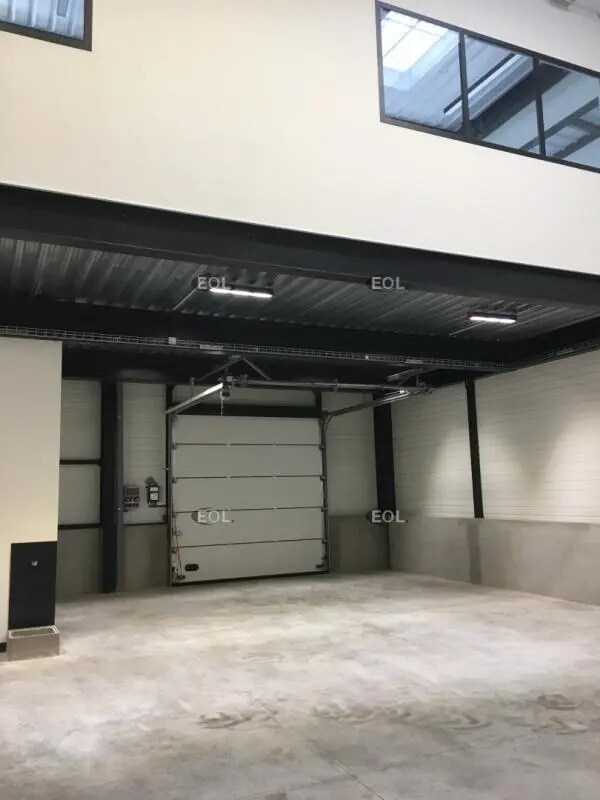 Flex in Les Pavillons-sous-Bois for lease Interior Photo- Image 1 of 8