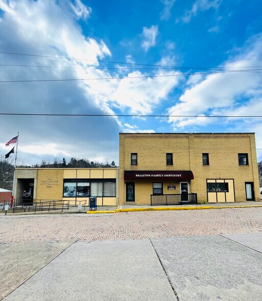 304 River View Dr, Sutton, WV for sale - Building Photo - Image 1 of 1