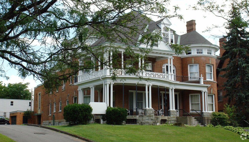 702 Danforth St, Syracuse, NY for sale - Primary Photo - Image 1 of 1