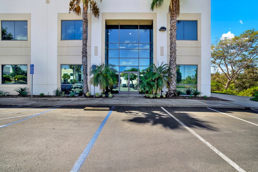 6213 El Camino Real, Carlsbad, CA for lease - Building Photo - Image 2 of 7