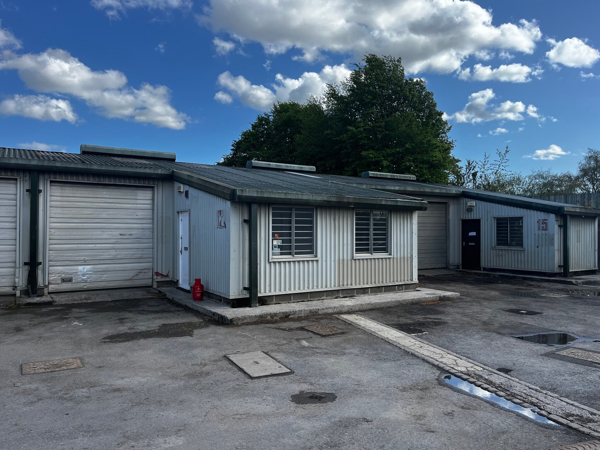Quartermaster Rd, Westbury for lease Building Photo- Image 1 of 4