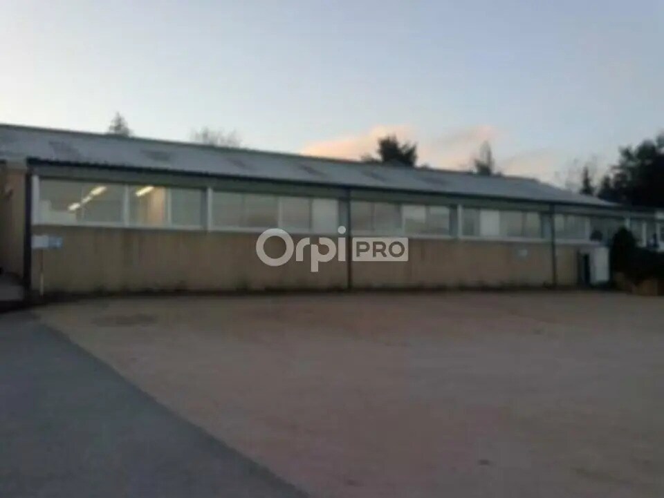 Office in Prémilhat for lease Building Photo- Image 1 of 5