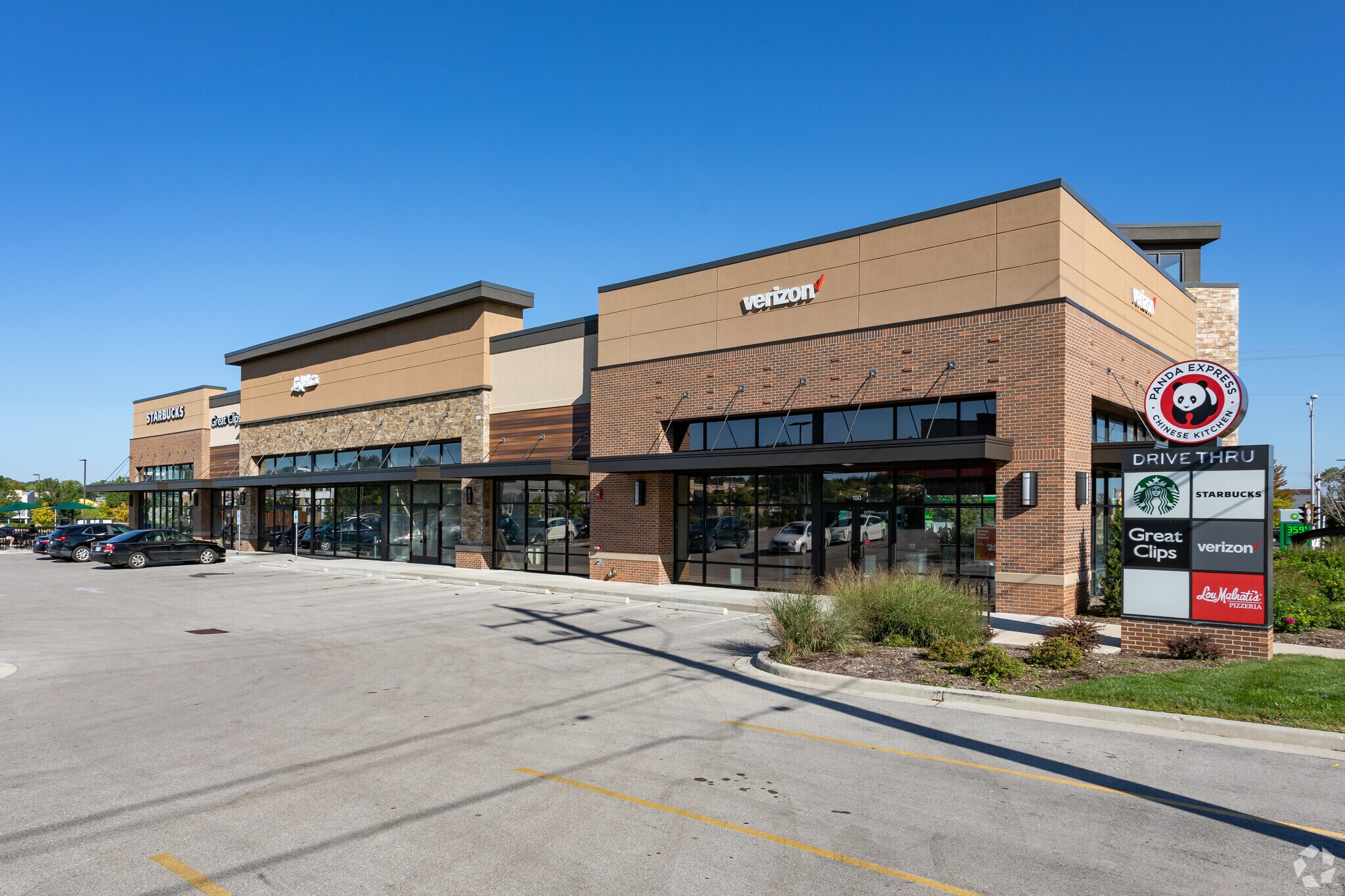 2720 N Grandview Blvd, Waukesha, WI for lease Building Photo- Image 1 of 8